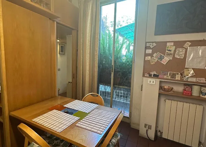 Architect Designed Trendy Flat By Colosseum Apartment