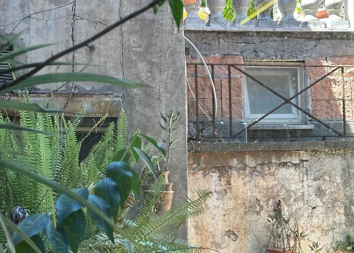 Architect Designed Trendy Flat By Colosseum